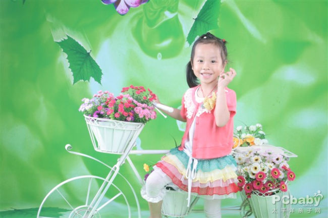 女兒的照片書已經好幾本了，暫時不做這類產品，不過臺歷和賀卡是要嘗試的